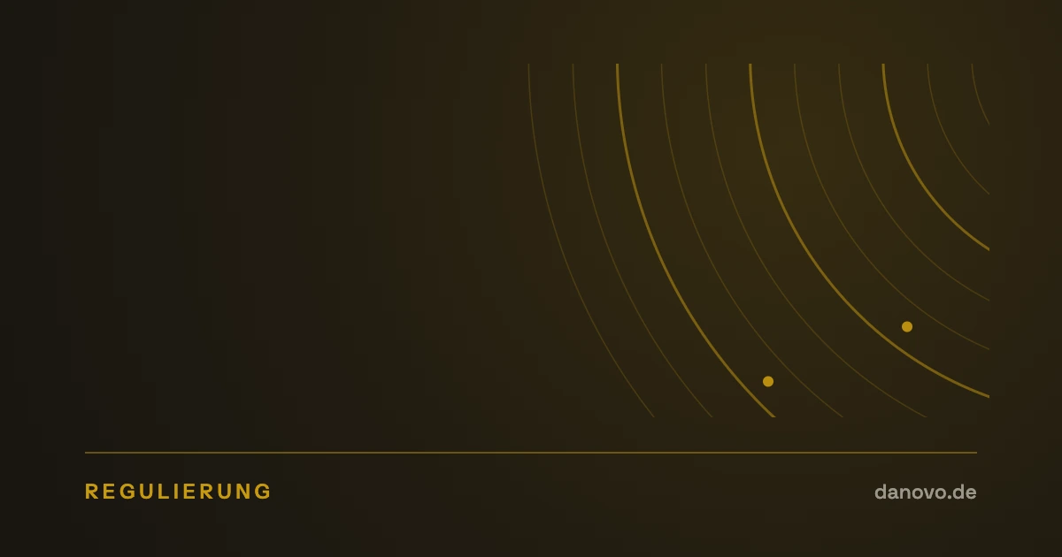 Abstrakte Grafik in Dunkelbraun und Gold im DaNovo-Design, Symbolbild zum Thema Plattformregulierung nach dem Digital Services Act